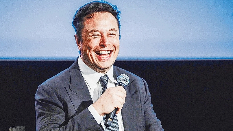 Elon Musk: Yapay zeka 5 yılda insan üstünlüğünü geçebilir